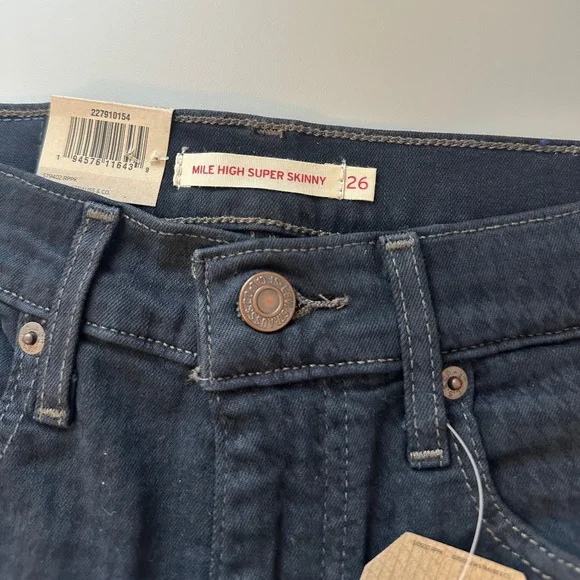 NWT Levi's Mile High Super Skinny Checkered Jeans | Size 26 - Picture 9 of 13